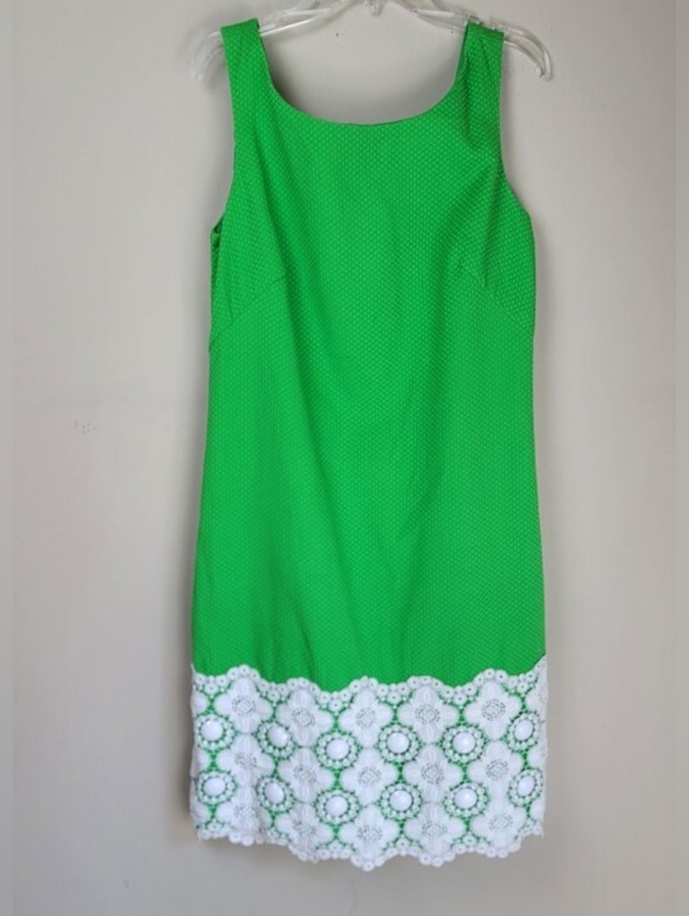 Lilly Pulitzer Jubilee Dress in a vibrant kelly green.Size 0 Excellent Condition - Picture 3 of 13